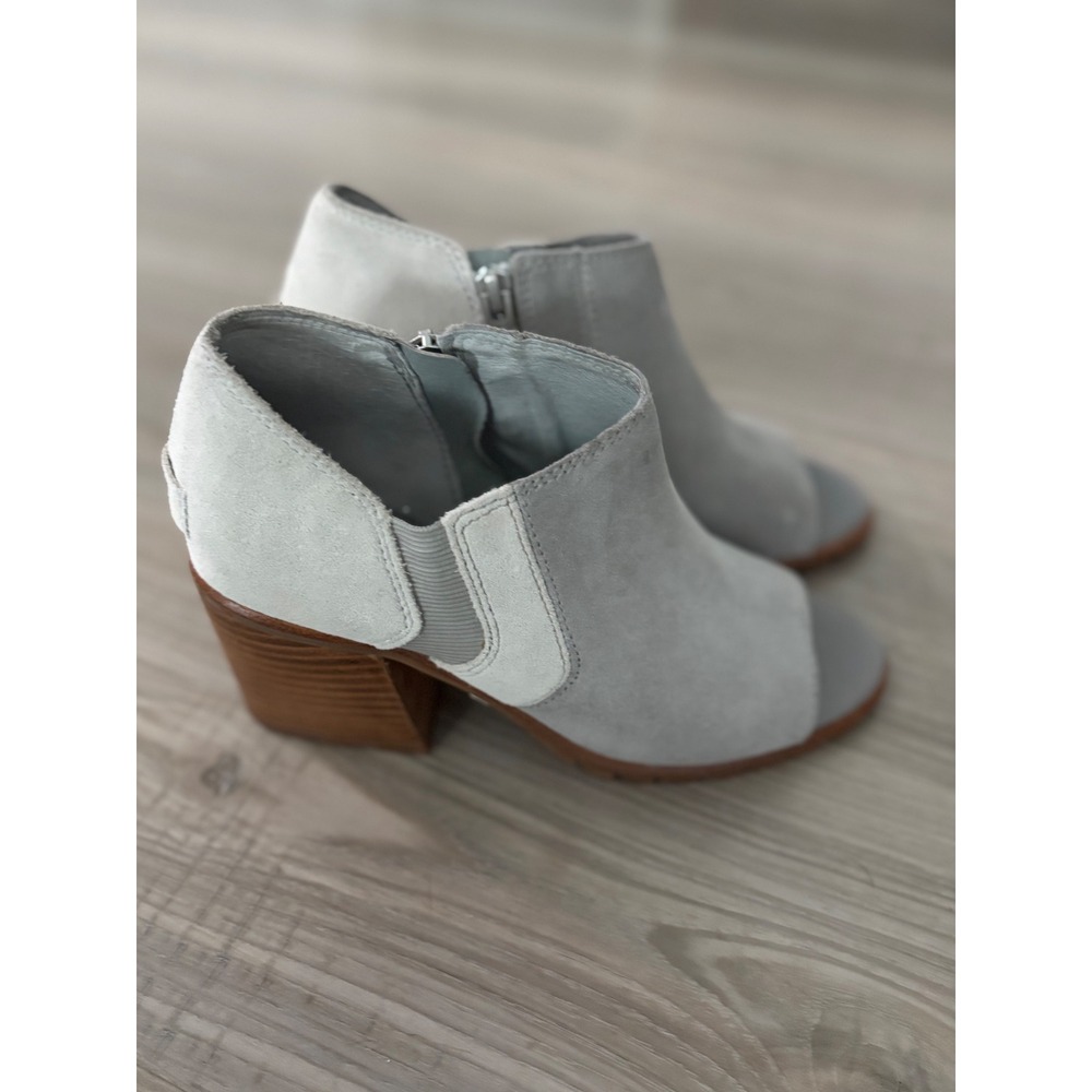Sorel Women's Light Gray Suede Peep Toe Ankle Boots Block Heel Zip Sz 6